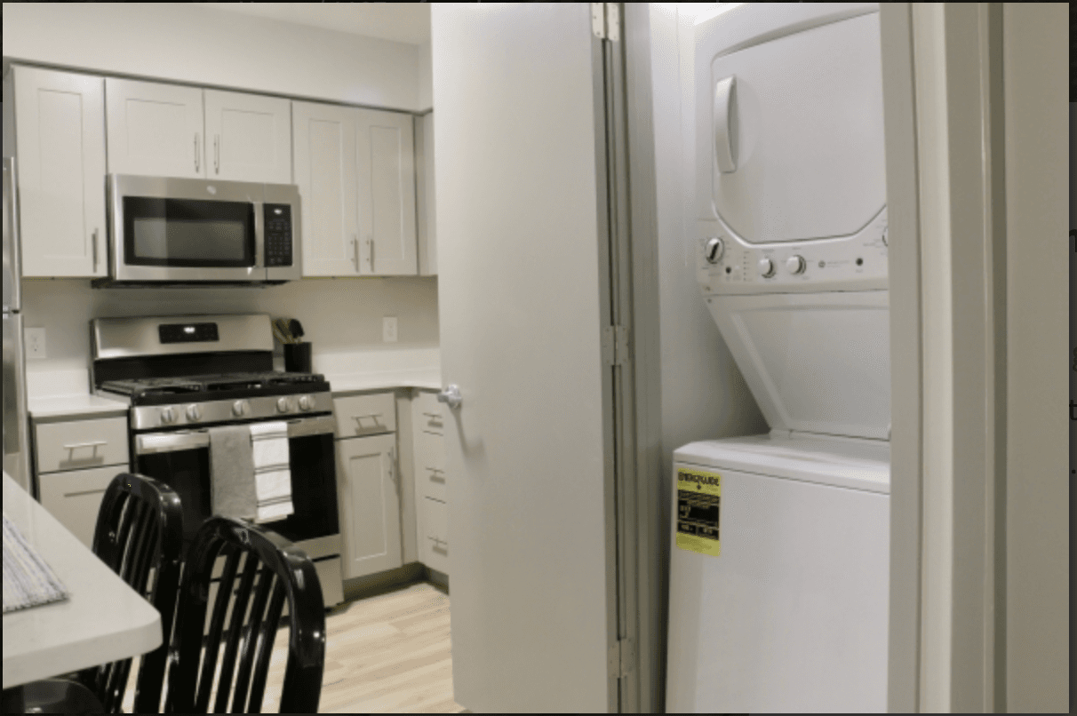 1 male (FULL YEAR) for 1107 S. Fourth - Gregory Towers, Champaign โ photo 7